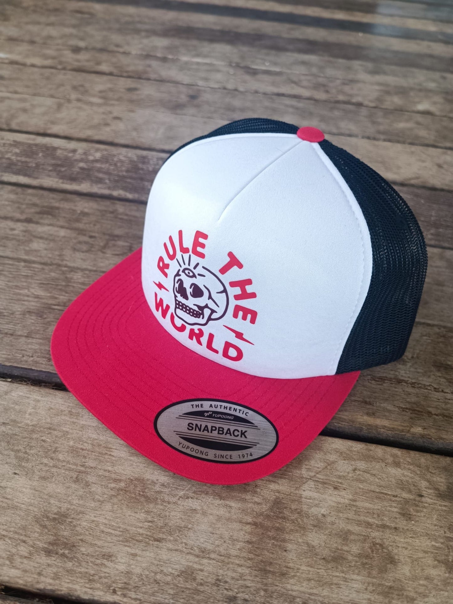 Gorra LFM Trucker Rule The World